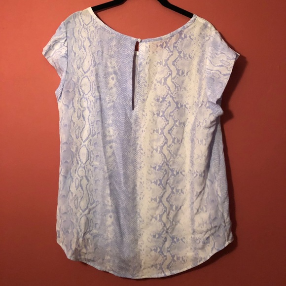 Blue/White reptile print silk top by Joie. Sz M/8 - Picture 2 of 3